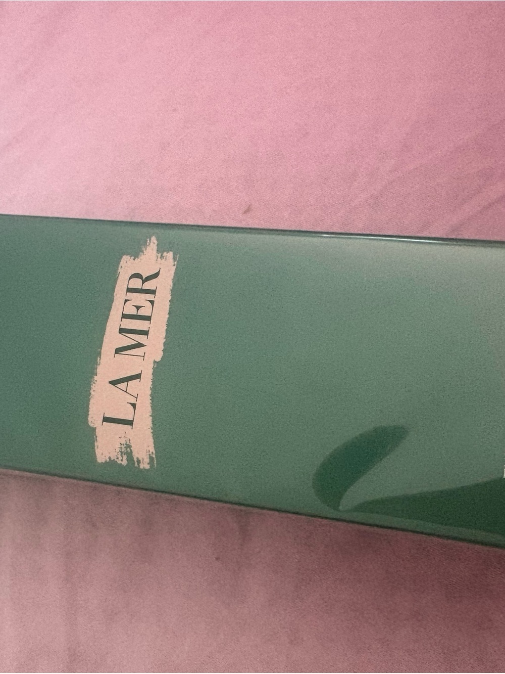 La Mer Green Box with Cream Logo